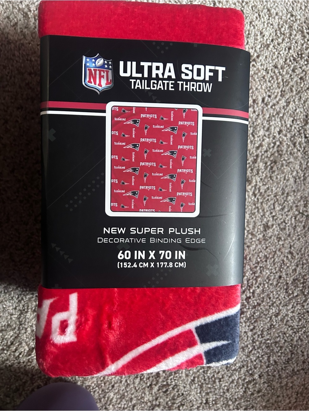 ASUS Red and Navy Plush Men's Throw Blanket
